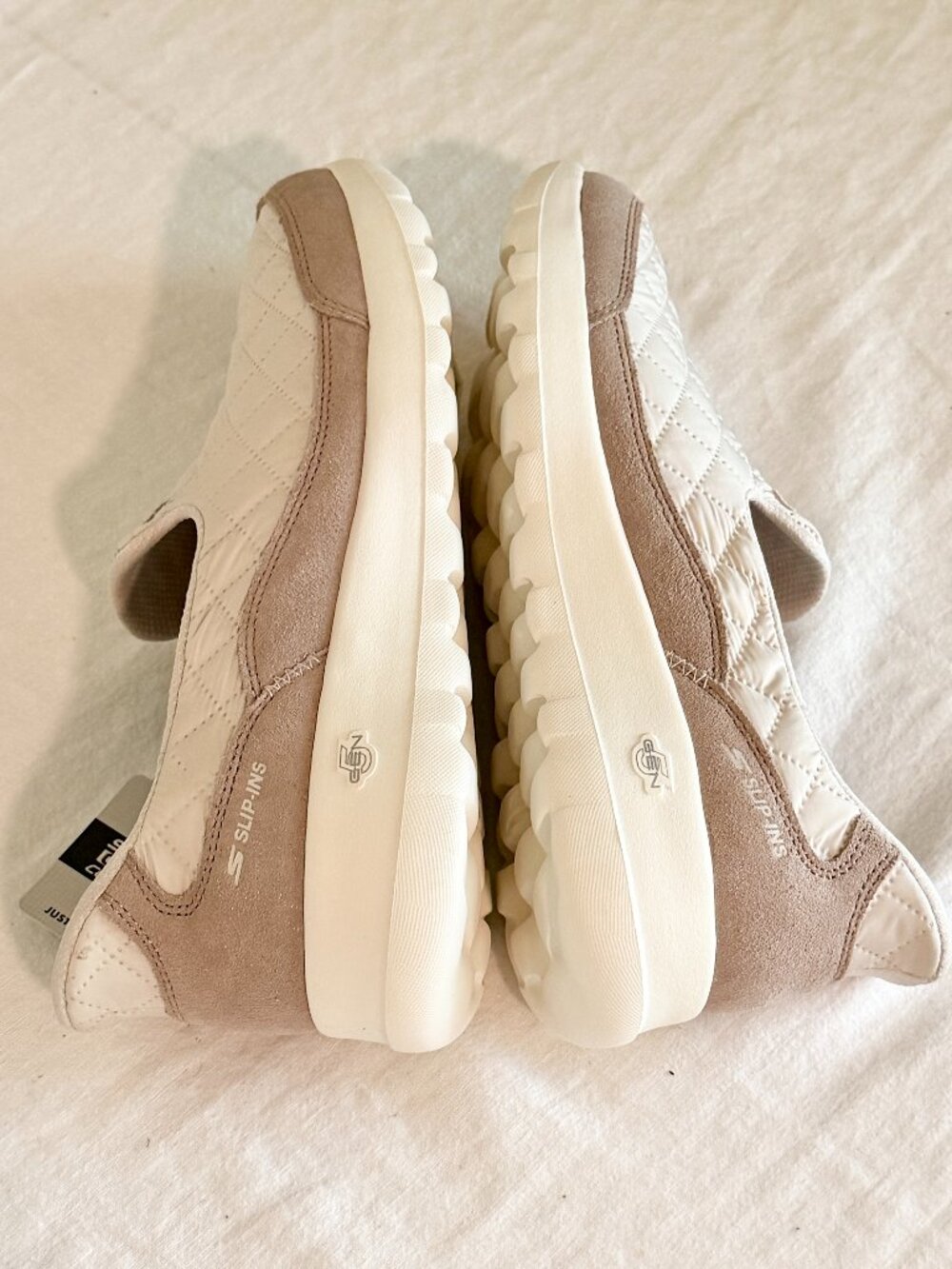 Skechers Women's Slip-ins Go Walk Joy - Cozy Fit Cozy Easy Sneaker Size 7.5 NEW - Picture 8 of 16